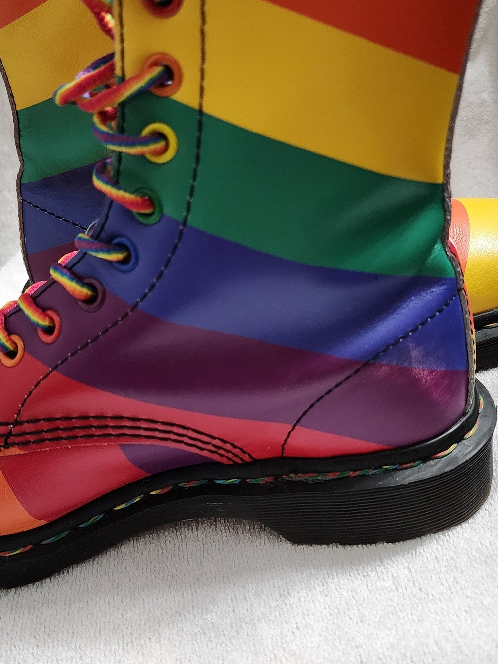 DR. MARTENS Rainbow Striped Women's Lace-Up Boots - Multi USW6 USM5 UK4 EU37 - Picture 8 of 14